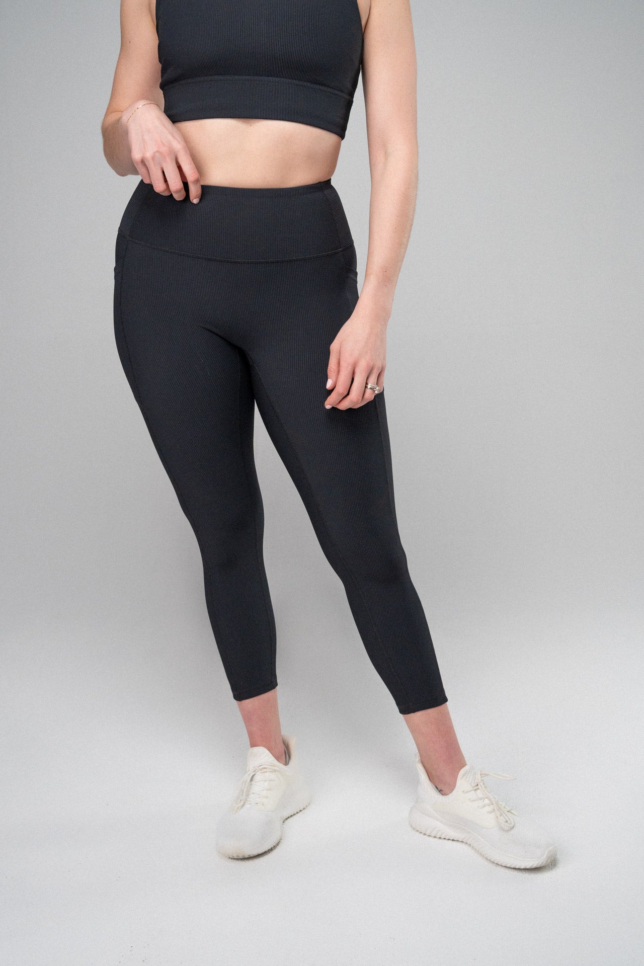 Jackie is 5'7, Waist 29", Wearing Medium